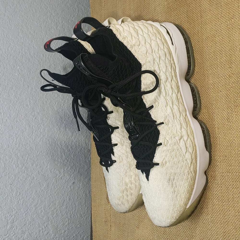 Nike Lebron 15 'Graffiti' Men's Basketball Shoes Sz 12, Black/White - Picture 4 of 8